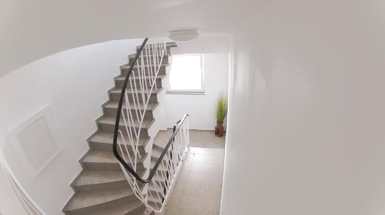 Moderne Zweizimmerwohnung Эссен Экстерьер фото